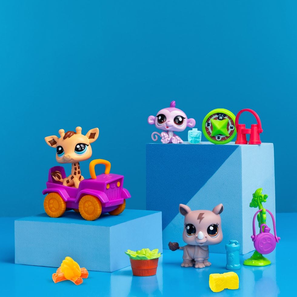 Safari Play Pack 00524 Littlest Pet Shop Set with 3 Animals & Safari Accessories | Collectible LPS Figures