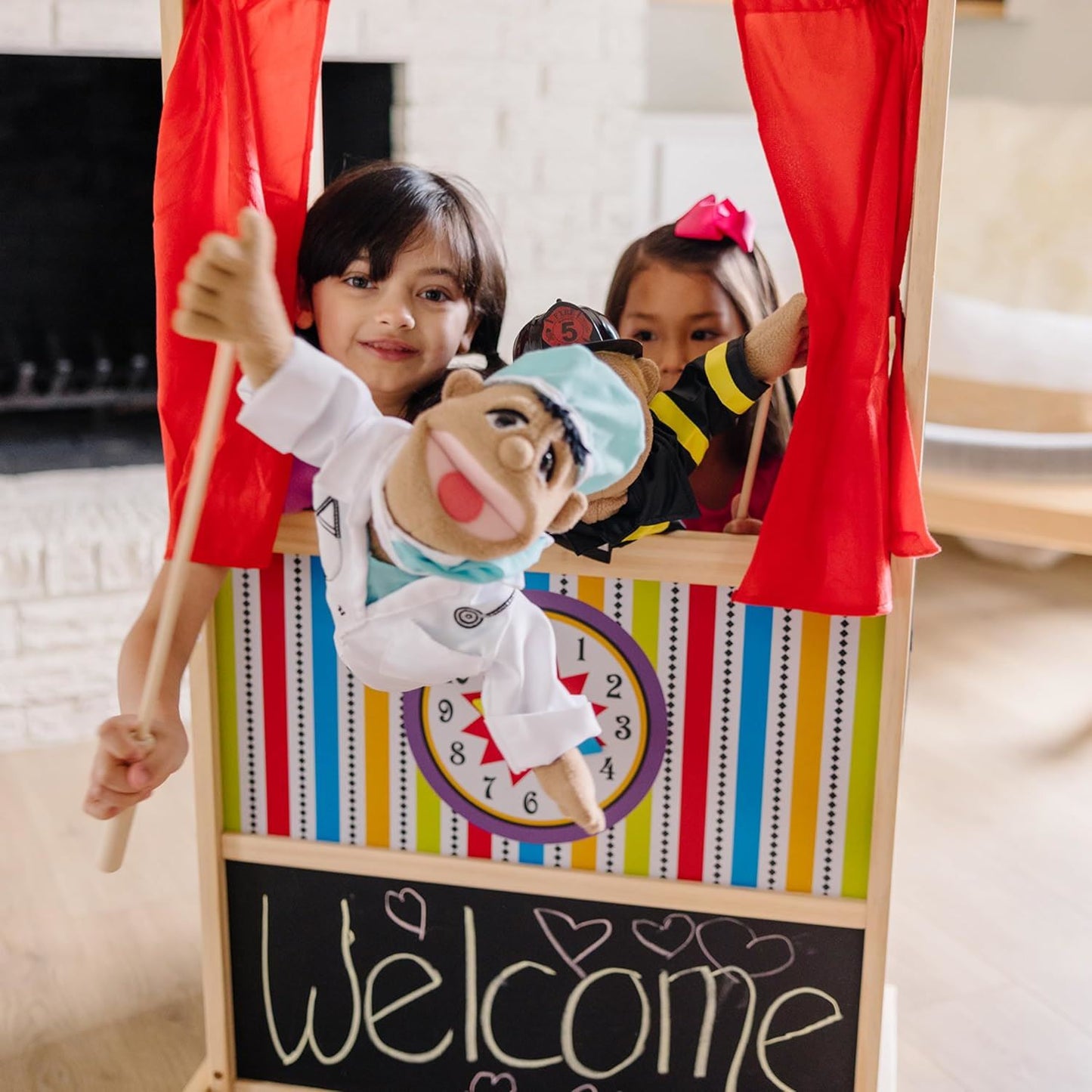 Wooden Deluxe Puppet Theater 2530 (Melissa & Doug)