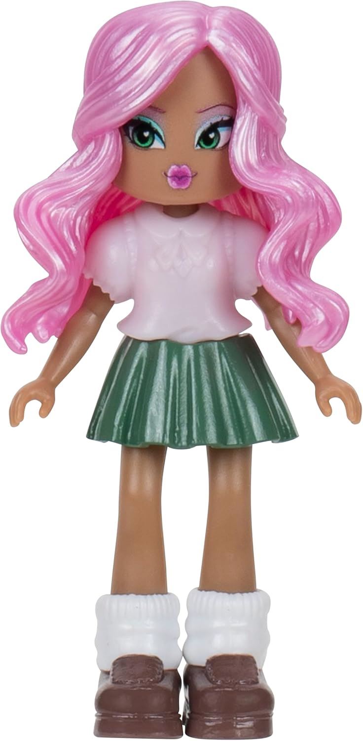 School Spirit Fashion Pack RHY0049 – Royale High Doll Outfit Set with 15 Accessories for Customising Your Character