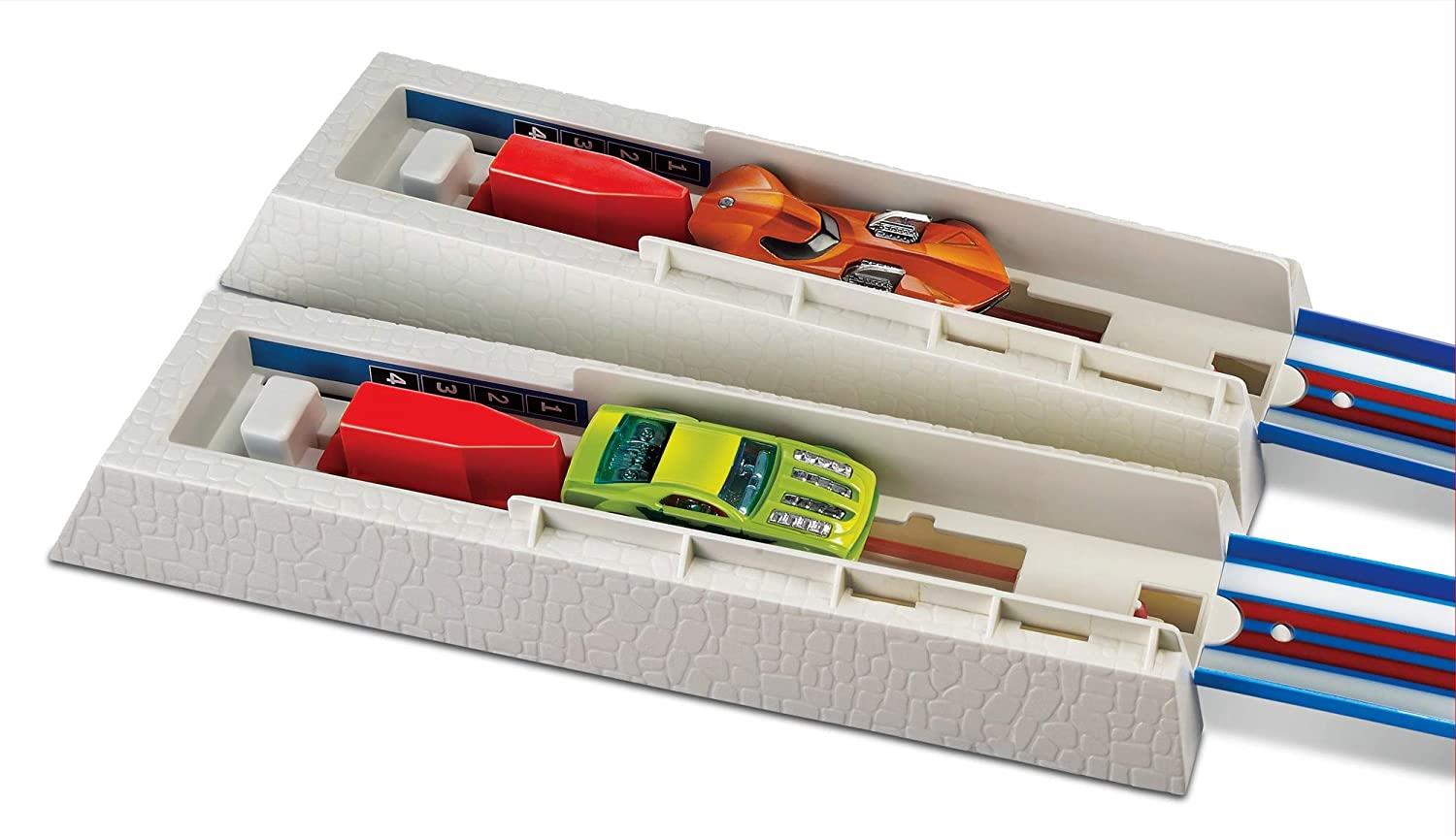 Hot Wheels 70s Throwback Thrill Drivers Corkscrew Track Set